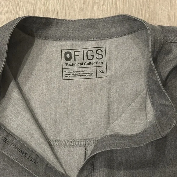 Figs Rafaela Oversized Scrub Top - Picture 5 of 5